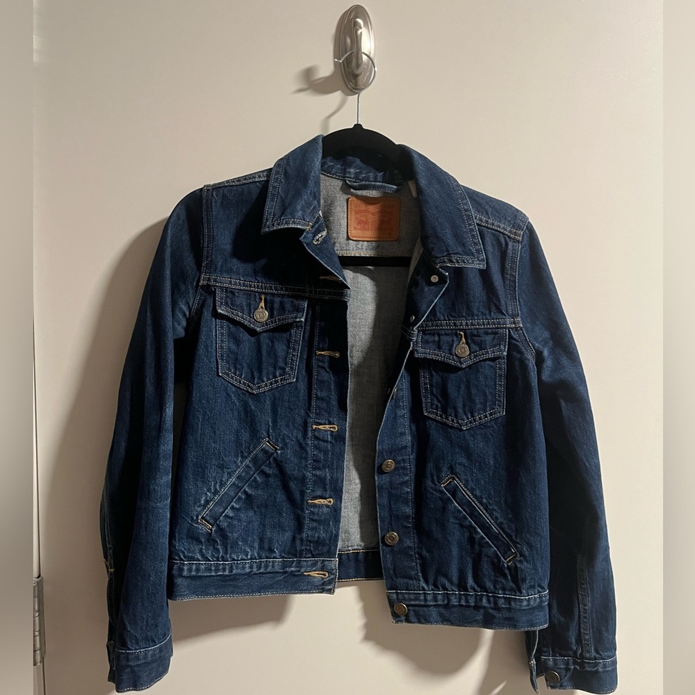 Levi’s cropped denim jacket - women’s medium